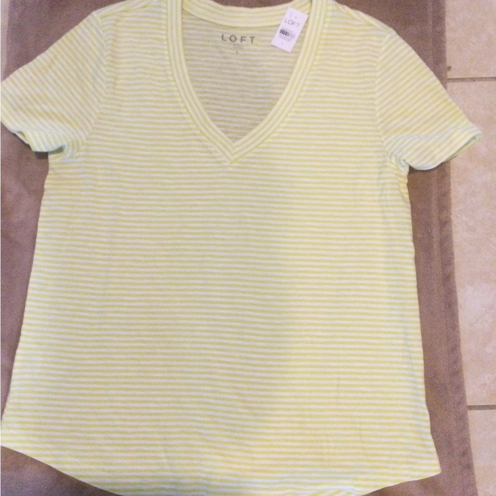 LOFT V- neck Tee. Size L